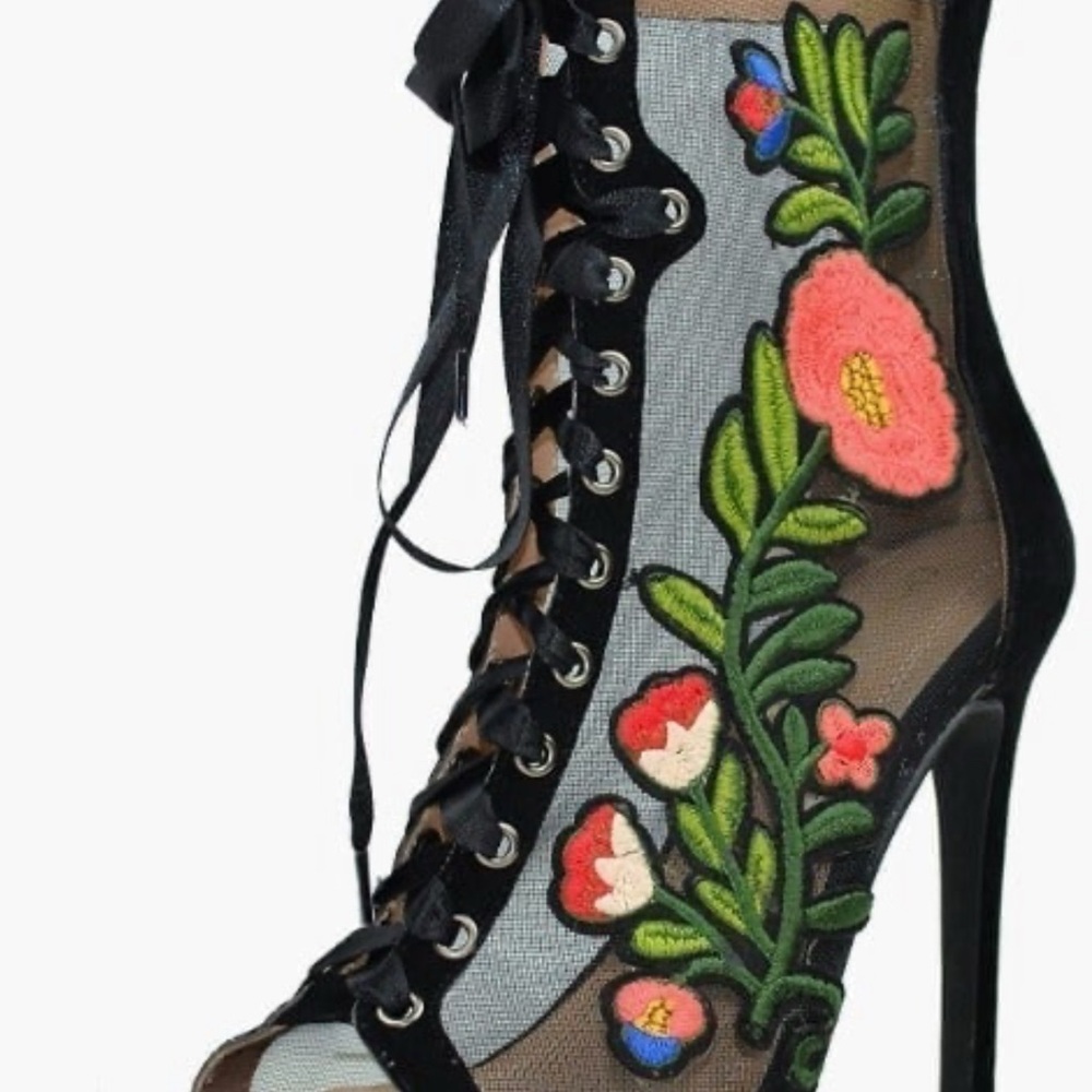 Chase + Chloe Black Flowers Embroidered Mesh Lace Up Peep Toe Dress Boots 7